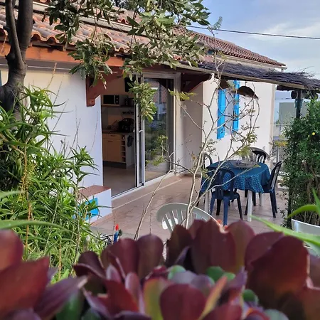 Maison 4 Face A La Grand Jardin Ideal Famille Avec Pluri Animaux Saint Clair Feriehus Le Lavandou